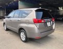 Toyota Innova 2.0 2018 - Cần bán xe Toyota Innova 2.0 sản xuất năm 2018, màu xám, giá tốt