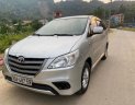 Toyota Innova 2.0E MT 2015 - Bán Toyota Innova 2.0E MT sản xuất năm 2015, màu bạc số sàn