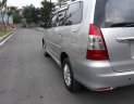 Toyota Innova   2.0E  2013 - Bán Toyota Innova 2.0E năm 2013, màu bạc