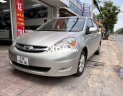 Toyota Sienna  LE   2005 - Cần bán lại xe Toyota Sienna LE sản xuất 2005, màu bạc, xe nhập