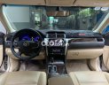Toyota Camry 2017 - Bán Toyota Camry 2.0E năm 2017, màu vàng xe gia đình, 740tr