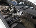 Porsche Macan 2016 - Cần bán gấp Porsche Macan 2.0 sản xuất năm 2016, màu trắng