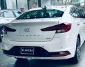 Hyundai Elantra 2022 - Cần bán xe Hyundai Elantra 2.0 AT sản xuất 2022, màu trắng