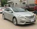 Hyundai Sonata 2011 - Cần bán lại xe Hyundai Sonata sản xuất 2011, màu bạc