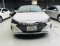 Hyundai Elantra 2021 - Bán Hyundai Elantra 2.0 AT sản xuất năm 2021, màu trắng