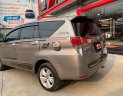 Toyota Innova 2018 - Cần bán xe Toyota Innova 2.0V năm 2018, màu xám giá cạnh tranh