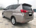 Toyota Innova 2019 - Cần bán lại xe Toyota Innova 2.0E sản xuất 2019, màu nâu số sàn