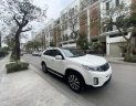 Kia Sorento 2015 - Cần bán lại xe Kia Sorento 2.4AT năm 2015, màu trắng, 568 triệu