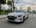 Hyundai Elantra 2019 - Cần bán lại xe Hyundai Elantra 2.0 năm 2019, màu trắng