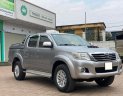 Toyota Hilux 2015 - Cần bán lại xe Toyota Hilux 2.8G 4x4 MT sản xuất năm 2015, màu bạc, số sàn