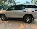 Toyota Fortuner 2017 - Bán Toyota Fortuner 2.4 MT 4x2 năm sản xuất 2017, màu bạc 