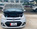 Hyundai Grand i10 2016 - Bán ô tô Hyundai Grand i10 năm 2016, màu bạc giá cạnh tranh