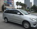 Toyota Innova 2013 - Bán Toyota Innova 2.0V năm sản xuất 2013, màu bạc, giá 399tr