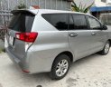 Toyota Innova 2017 - Cần bán Toyota Innova 2.0E sản xuất năm 2017, màu bạc số sàn, giá 470tr