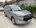 Toyota Innova 2017 - Cần bán Toyota Innova 2.0E sản xuất năm 2017, màu bạc số sàn, giá 470tr