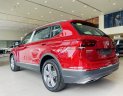 Volkswagen Tiguan 2022 - Cần bán Volkswagen Tiguan Elegance 2022 Màu đỏ , tặng phí trước bạ , tiền mặt và  phụ kiện 