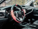 Toyota Hilux 2021 - Cần bán gấp Toyota Hilux 2.4L AT sản xuất 2021, màu bạc, xe nhập