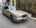 Mercedes-Benz E240 0 2004 - Số tự động, màu ghi còn ken xà ben