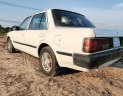 Nissan Bluebird 1985 - Màu trắng, số sàn