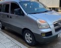 Hyundai Grand Starex 2004 - Màu bạc, xe nhập