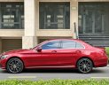 Mercedes-Benz C200 2021 - Xe màu đỏ nổi bật