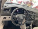 Volkswagen Tiguan 2022 - Màu đen có sẵn giao khuyến mãi sốc cho tháng 11/2022 - Liên hệ Ms Minh Thư lái thử xe tận nhà