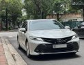 Toyota Camry 2019 - Cần bán gấp, xe biển Hà Nội, giá tốt nhất (Giá thương lượng cho khách thiện chí mua)