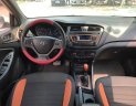 Hyundai i20 Active 2015 - Màu trắng, nhập khẩu số tự động