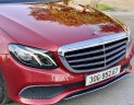 Mercedes-Benz 2017 - Xe màu đỏ