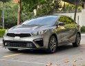 Kia Cerato 2020 - Cần bán gấp xe gia đình giá tốt 610tr