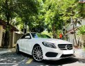 Mercedes-Benz C300 2018 - Xe màu trắng