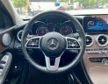 Mercedes-Benz 2020 - Xe màu đỏ