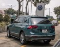 Volkswagen Tiguan 2022 - Màu xanh Petro độc lạ màu hiếm của VW - Khuyến mãi 50% trước bạ - Liên hệ xem xe Ms. Minh Thư