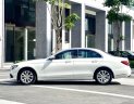 Mercedes-Benz 2016 - Màu trắng, nội thất đen