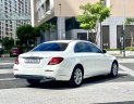 Mercedes-Benz 2016 - Màu trắng, nội thất đen