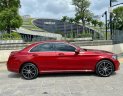 Mercedes-Benz 2020 - Xe màu đỏ