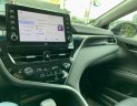 Toyota Camry 2022 - Trắng, nội thất kem