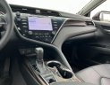 Toyota Camry 2021 - Cần bán gấp, xe còn siêu mới đẹp