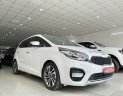 Kia Rondo 2017 - Màu trắng giá ưu đãi