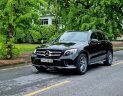 Mercedes-Benz GLC 300 2018 - Màu đen ghế đen kính 3 lớp apple carplay