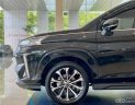 Toyota Veloz Cross 2022 - Xe màu đen, giá tốt