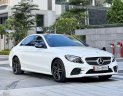 Mercedes-Benz C180 2021 - Màu trắng, nội thất kem