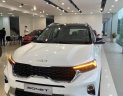 Kia Sonet 2022 - Xe trắng nội thất trắng - Tặng quà 20tr nếu cọc ngay - Xe sẵn giao ngay