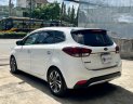 Kia Rondo 2.0 gat 2018 - — Kia Rondo 2.0 AT màu trắng biển tỉnh  -- Sản Xuất 2018 