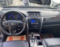 Toyota Camry 2016 - Màu đen, biển SG