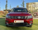 Volkswagen Tiguan Allspace 2022 2022 - Volkswagen Tiguan Luxury S 2022 màu Đỏ - Giao ngay, khuyến mãi tháng 12: 50% phí trước bạ và Quà tặng