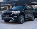 Toyota Land Cruiser 2016 - Ngoại thất đen, nội thất nâu da bò