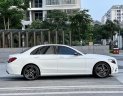 Mercedes-Benz C180 2021 - Màu trắng, nội thất kem