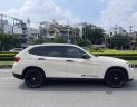 BMW X1 2011 - Màu trắng kem loại full đồ chơi nhà mua mới, một đời trùm mền ít đi xe vào rất nhiều đồ chơi