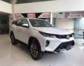 Toyota Fortuner 2022 - Giá chỉ 1026 triệu, ưu đãi cực sốc nhận xe chưa đến 1 tỉ, sẵn xe giao ngay, hỗ trợ trả góp